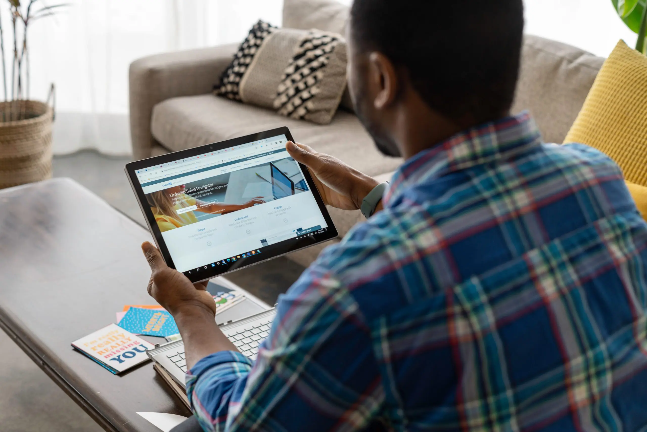 Discover Hidden Website Patterns and Trends Using the LinkedIn Tag